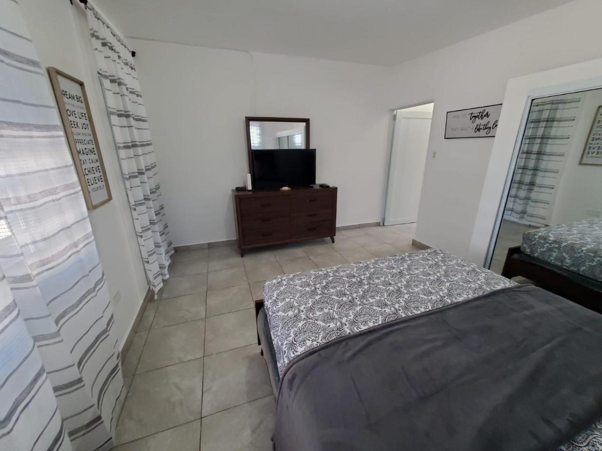 Aguadilla Sunrise Apt With Ac Wifi 8 Minute Walk From Crashboat Beach 외부 사진