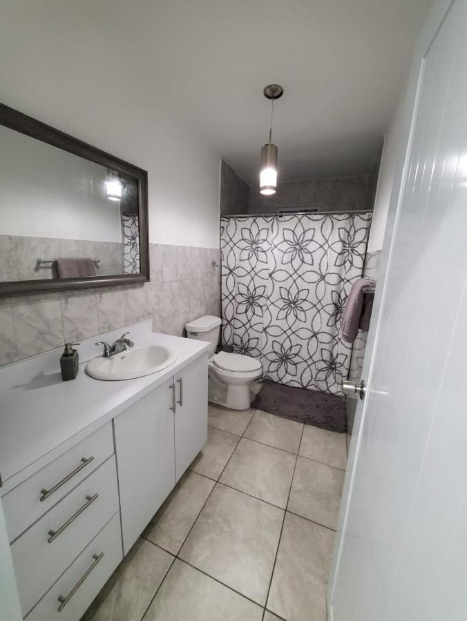 Aguadilla Sunrise Apt With Ac Wifi 8 Minute Walk From Crashboat Beach 외부 사진
